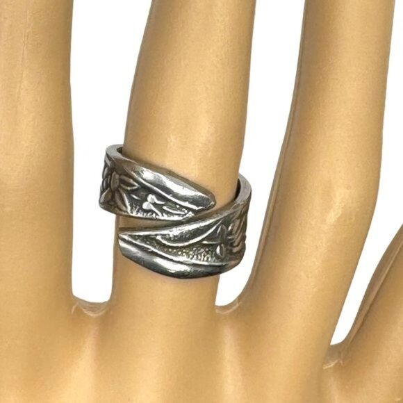 Artisan Floral Roses Ring Made of Japan National Stainless Steel Spoon Size 7 - Picture 8 of 17